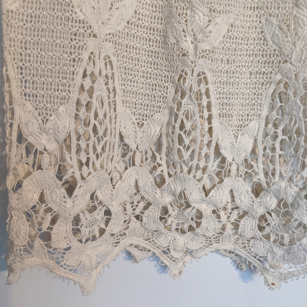 Neiman Marcus XCVI Intricate Crochet Tunic - Picture 7 of 8